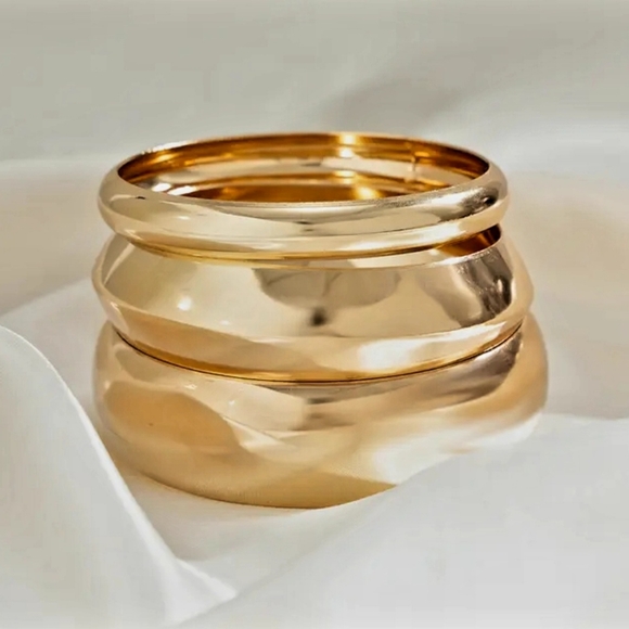 3 Round Chunky Bracelets. Smooth metal.Bangles Trendy Designe. Hupoallergenic - Picture 6 of 13